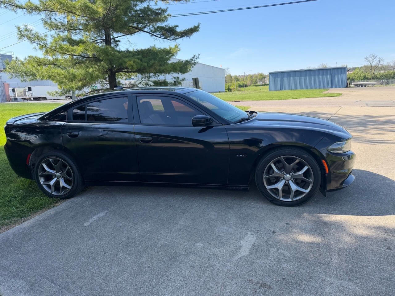 Used 2015 Dodge Charger R/T w/ Plus Group RWD image 5