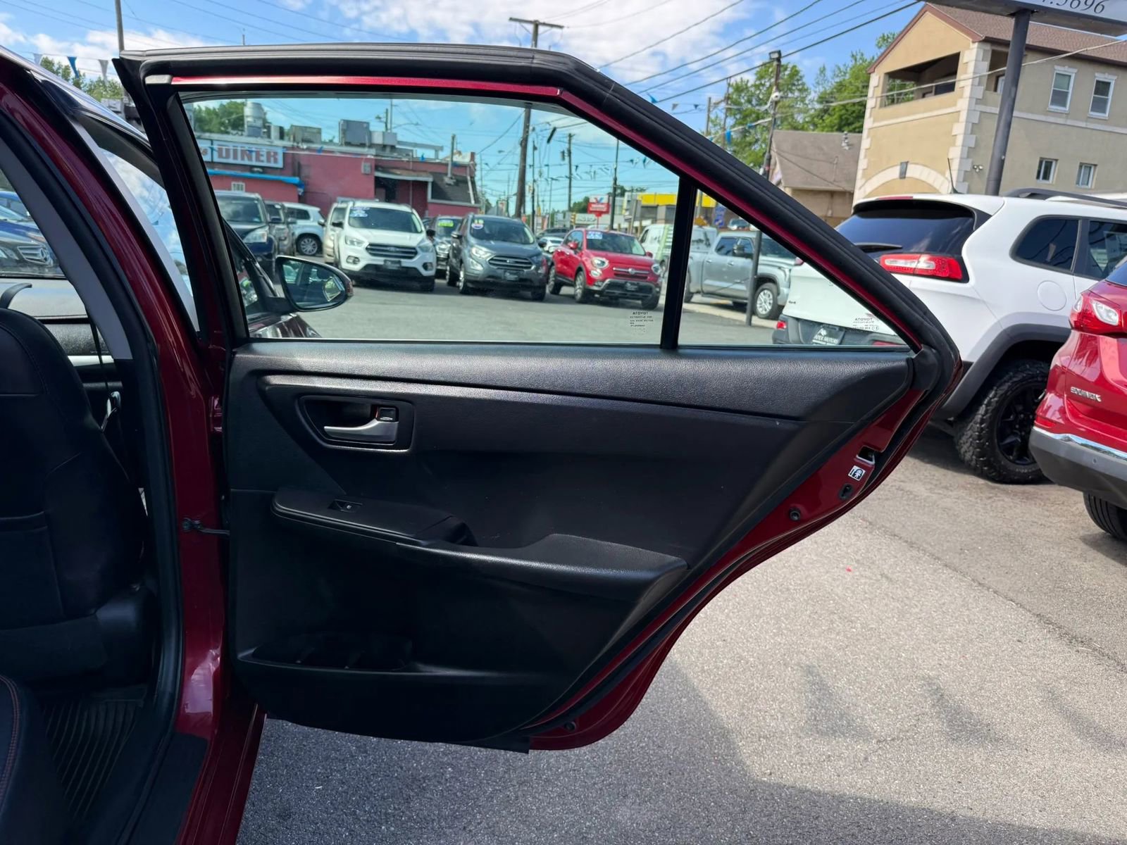 Used 2017 Toyota Camry SE FWD image 43