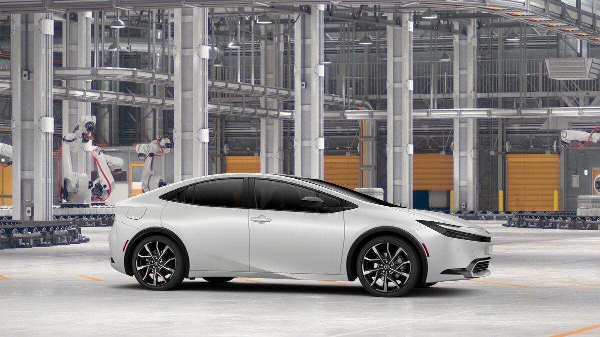 New 2026 Toyota Prius Plug-In Hybrid FWD image 13