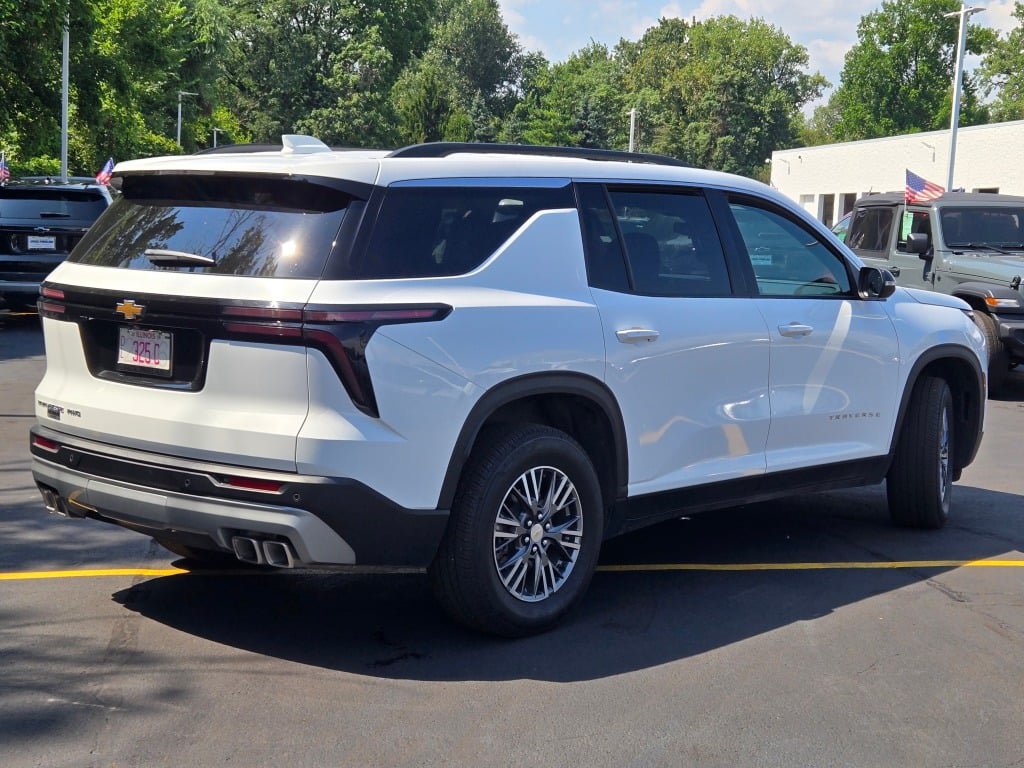 Used 2026 Chevrolet Traverse LT AWD/4WD image 13