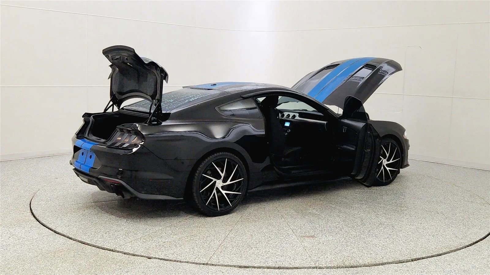 Used 2020 Ford Mustang GT image 11