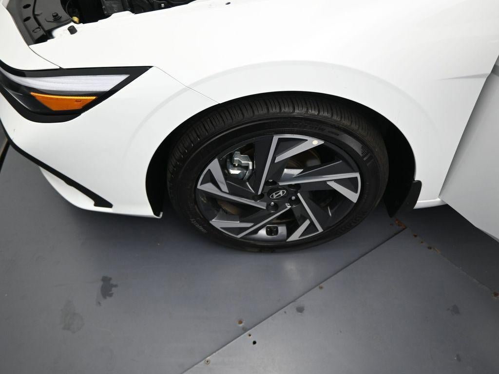 New 2025 Hyundai Elantra Sport image 38