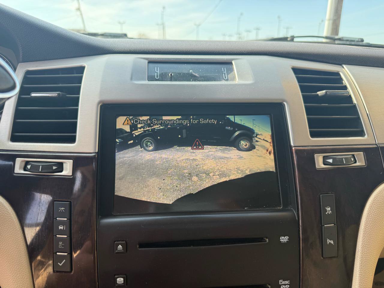 Used 2007 Cadillac Escalade AWD w/ Information Package image 24