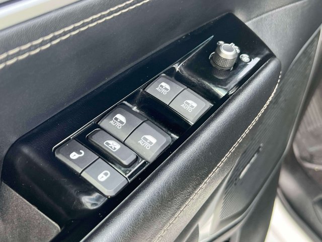 Used 2024 Jeep Wagoneer Series II AWD/4WD image 19