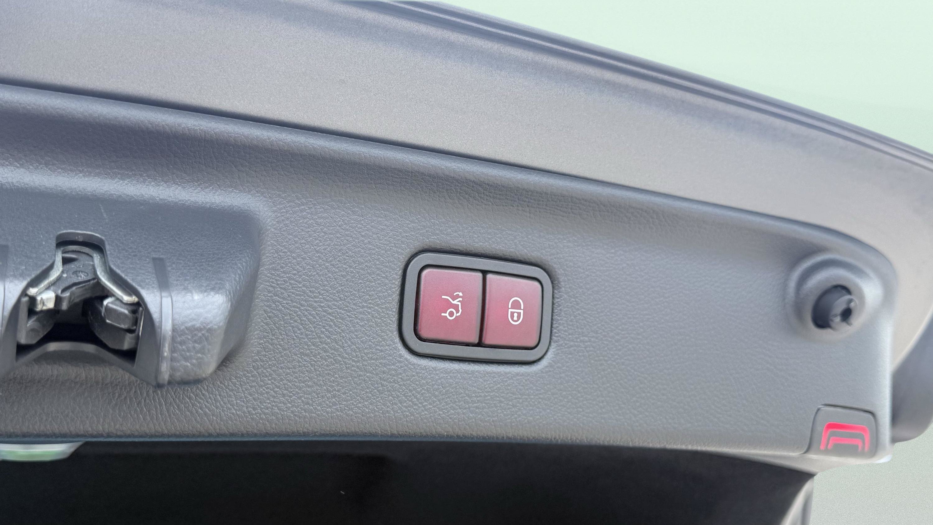 Used 2023 Mercedes-Benz S 500 4MATIC w/ AMG Line image 16