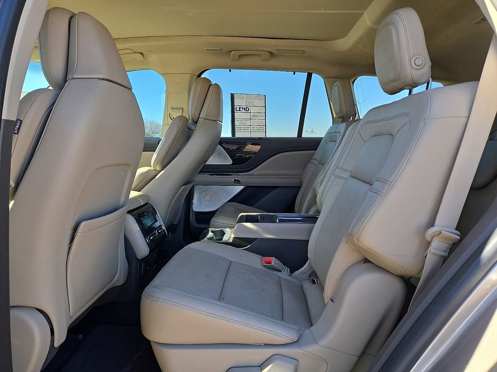 Used 2020 Lincoln Aviator Reserve w/ Equipment Group 202A image 15