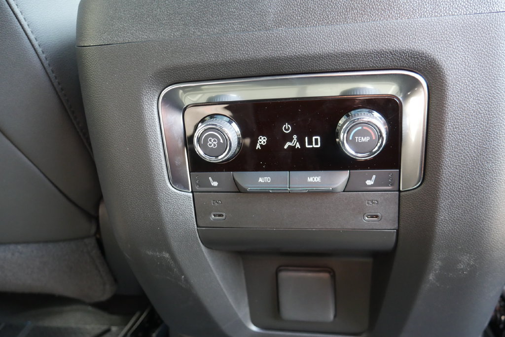 New 2026 Chevrolet Tahoe RST w/ RST Capability Package AWD/4WD image 15