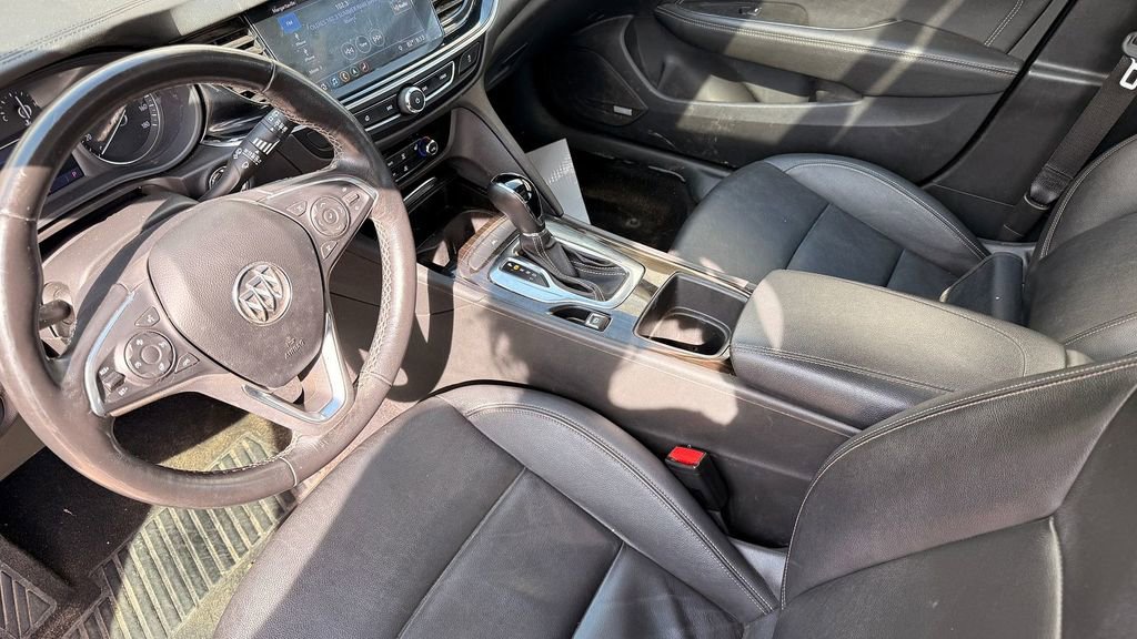 Used 2020 Buick Regal Essence AWD/4WD image 3