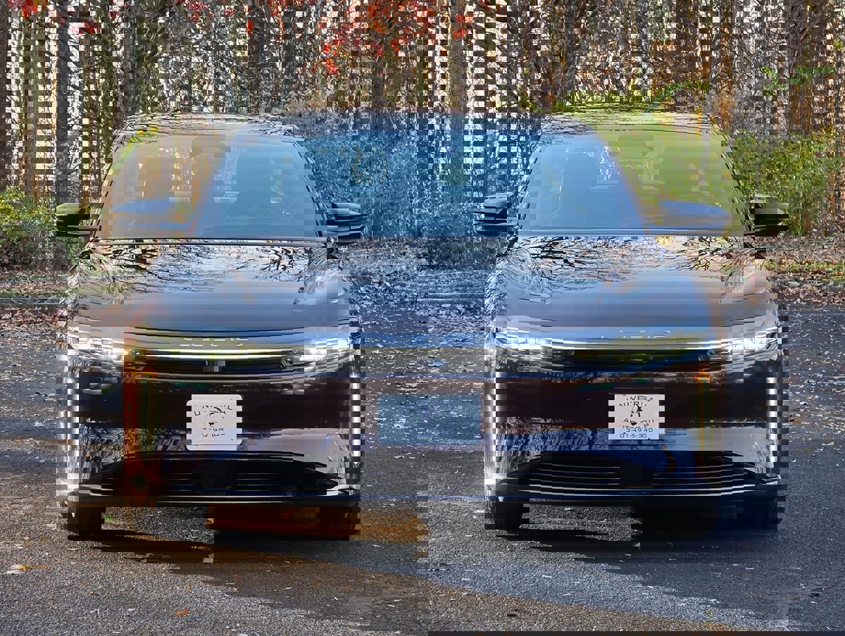 Used 2025 Lucid Air Pure image 7