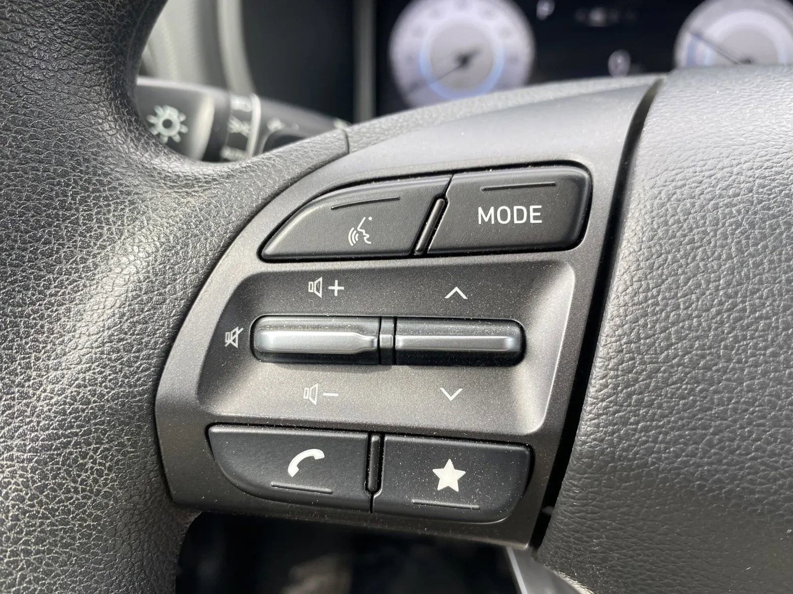 Used 2023 Hyundai Kona SE FWD image 18