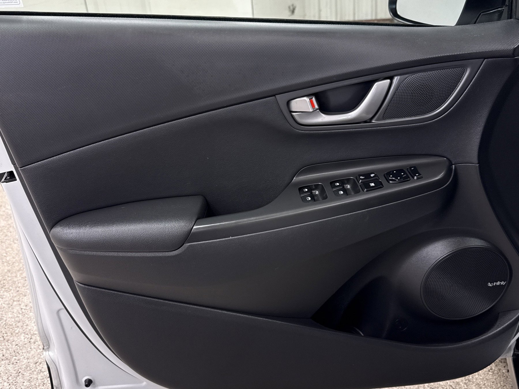 Used 2020 Hyundai Kona Ultimate image 3