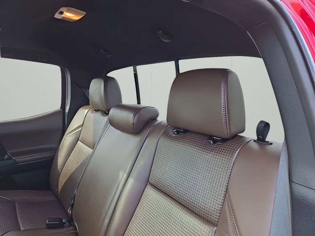 Used 2021 Toyota Tacoma Limited image 13