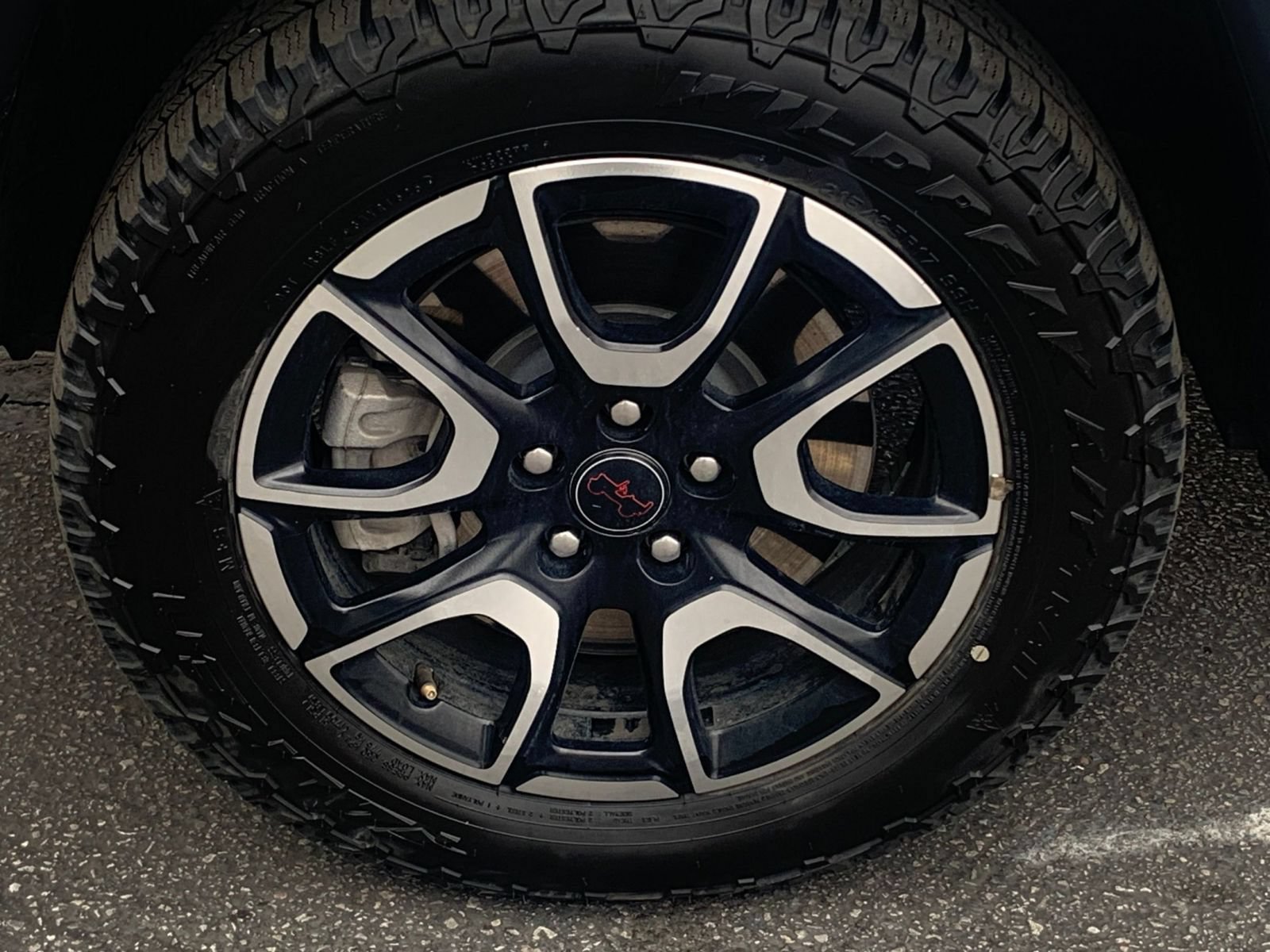 Used 2025 Jeep Compass Trailhawk AWD/4WD image 29
