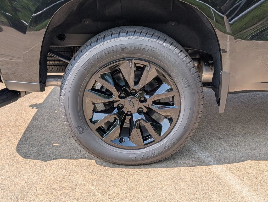 New 2026 Chevrolet Silverado 1500 Custom w/ LPO, Dark Essentials Package RWD image 3