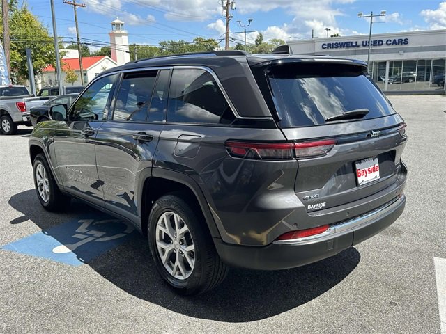 Used 2024 Jeep Grand Cherokee Limited image 18