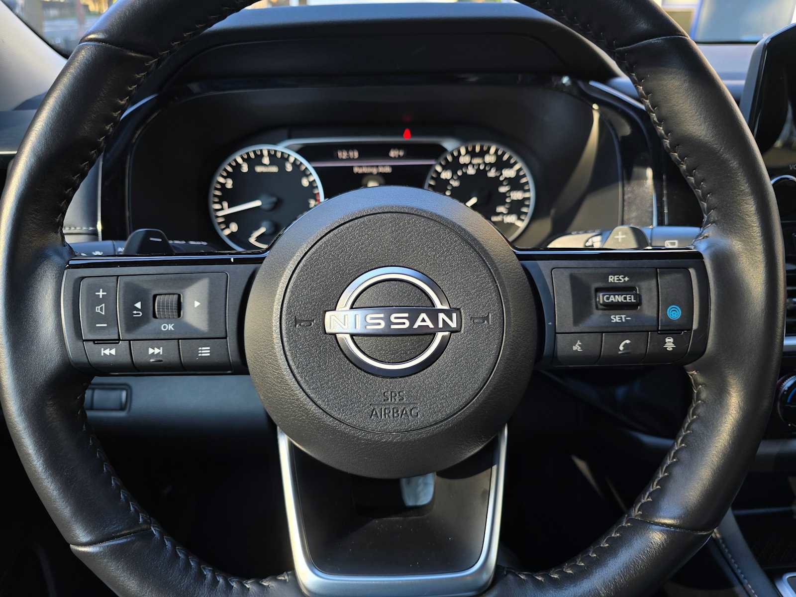 Used 2024 Nissan Pathfinder SL w/ Black Appearance Package image 24