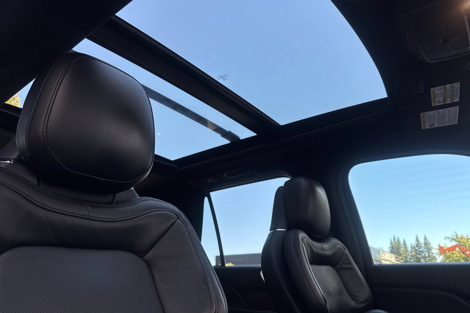 Certified 2021 Lincoln Navigator Reserve AWD/4WD image 17