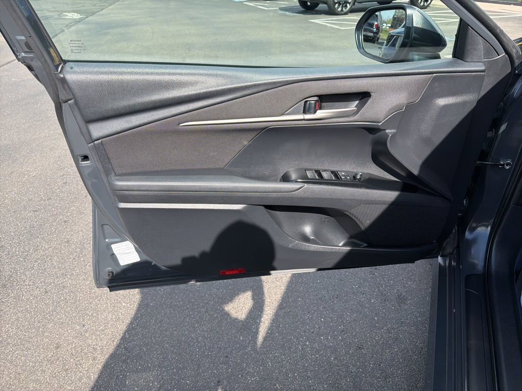 Used 2025 Toyota Camry LE FWD image 24