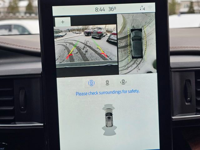 Used 2022 Ford Explorer King Ranch w/ Premium Technology Package image 42