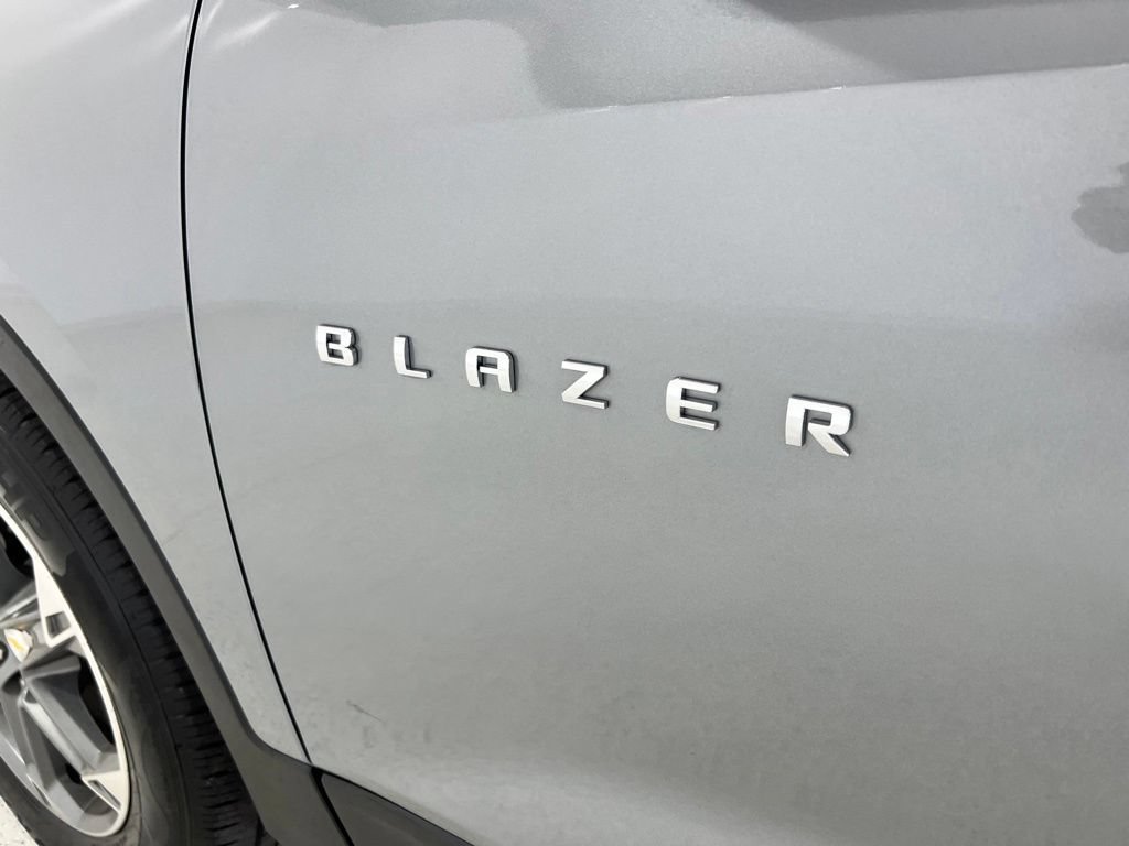 Used 2023 Chevrolet Blazer LT AWD/4WD image 27