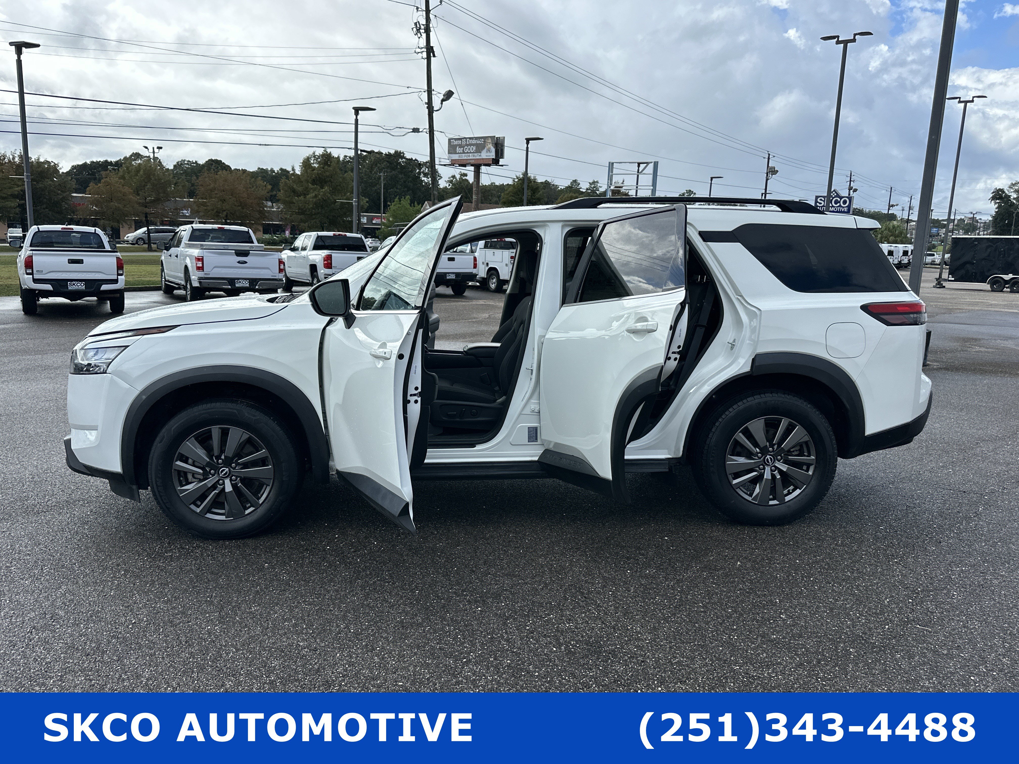 Used 2022 Nissan Pathfinder SV FWD image 30