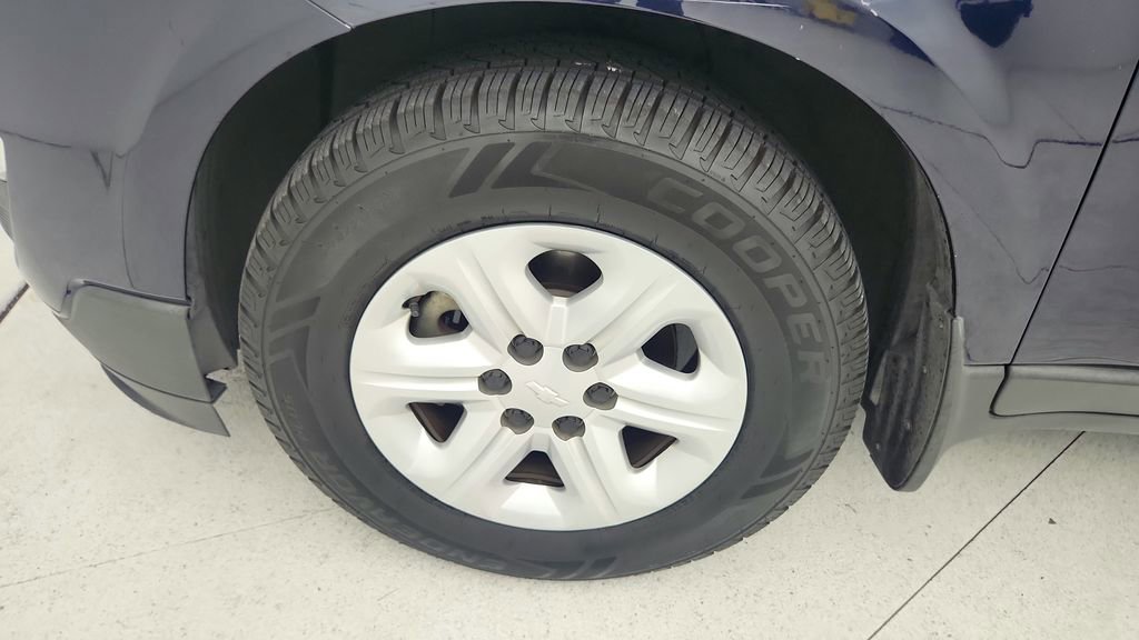 Used 2015 Chevrolet Traverse LS FWD image 28