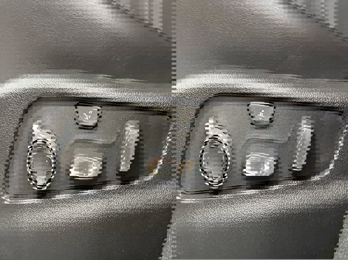 Used 2019 Cadillac XT4 Premium Luxury image 25