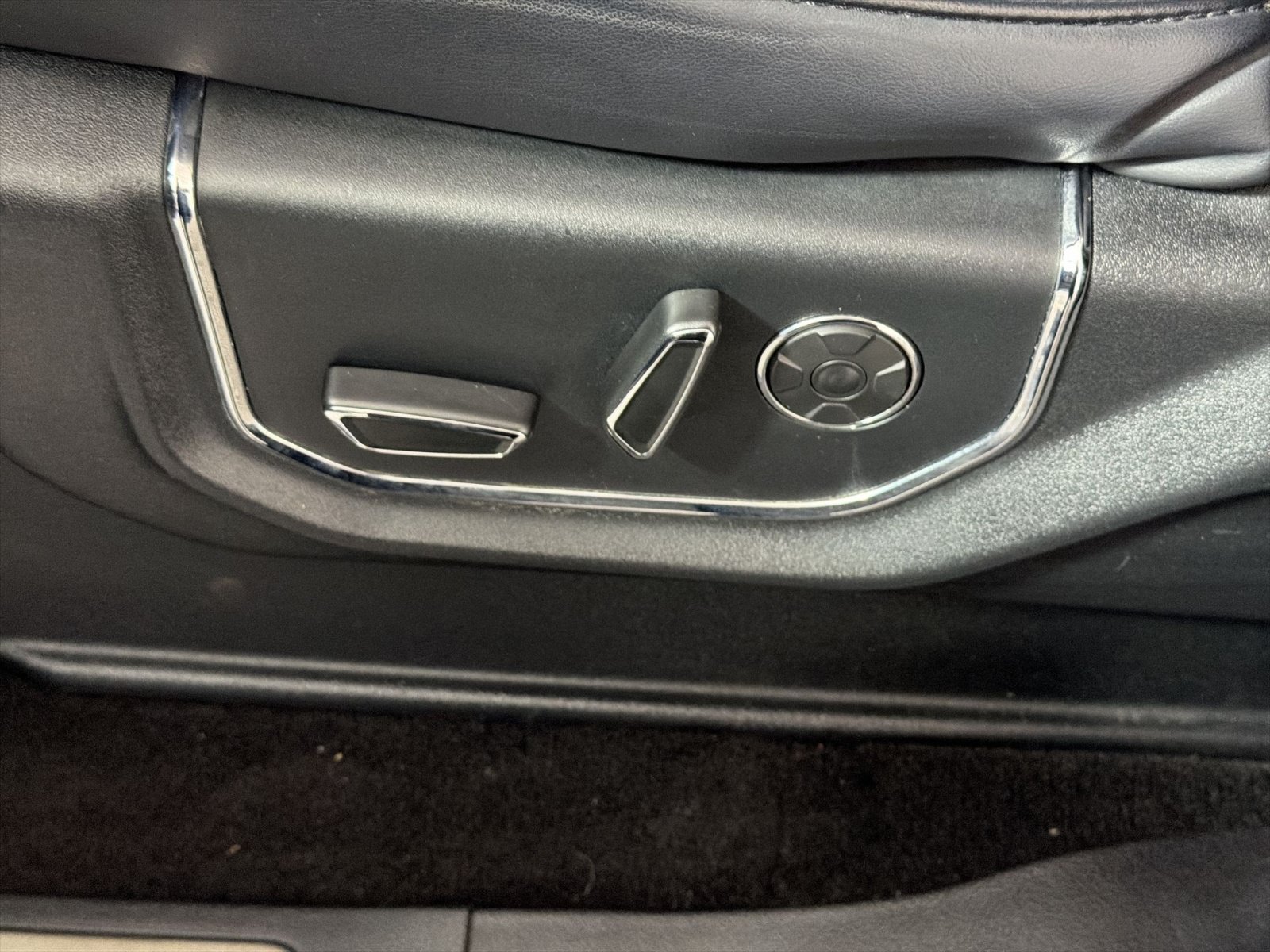 Used 2019 Ford Expedition Max Platinum AWD/4WD image 14