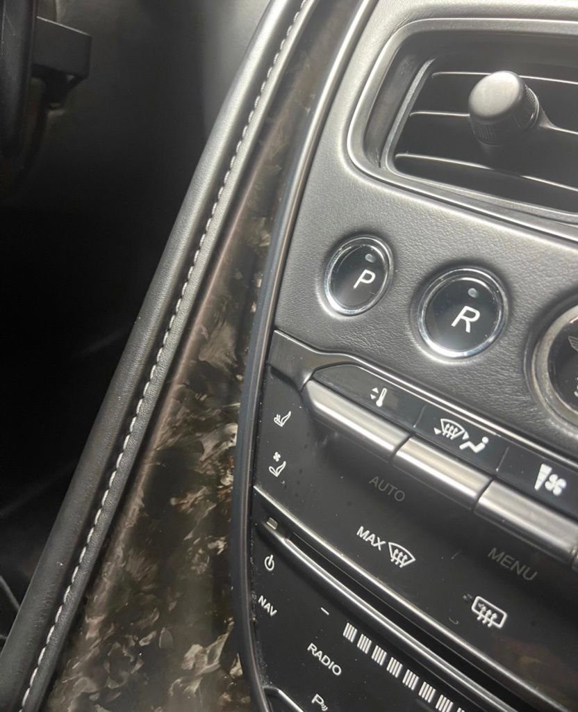 Used 2019 Aston Martin DB11 Volante RWD image 17