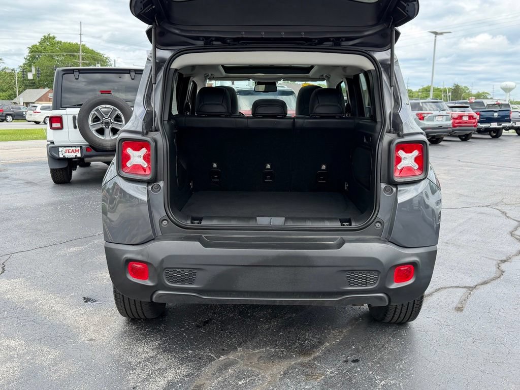 Used 2023 Jeep Renegade Limited w/ Sun/Sound Group AWD/4WD image 7