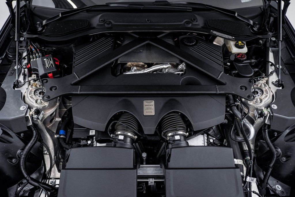 Used 2026 Aston Martin V8 Vantage Coupe image 34