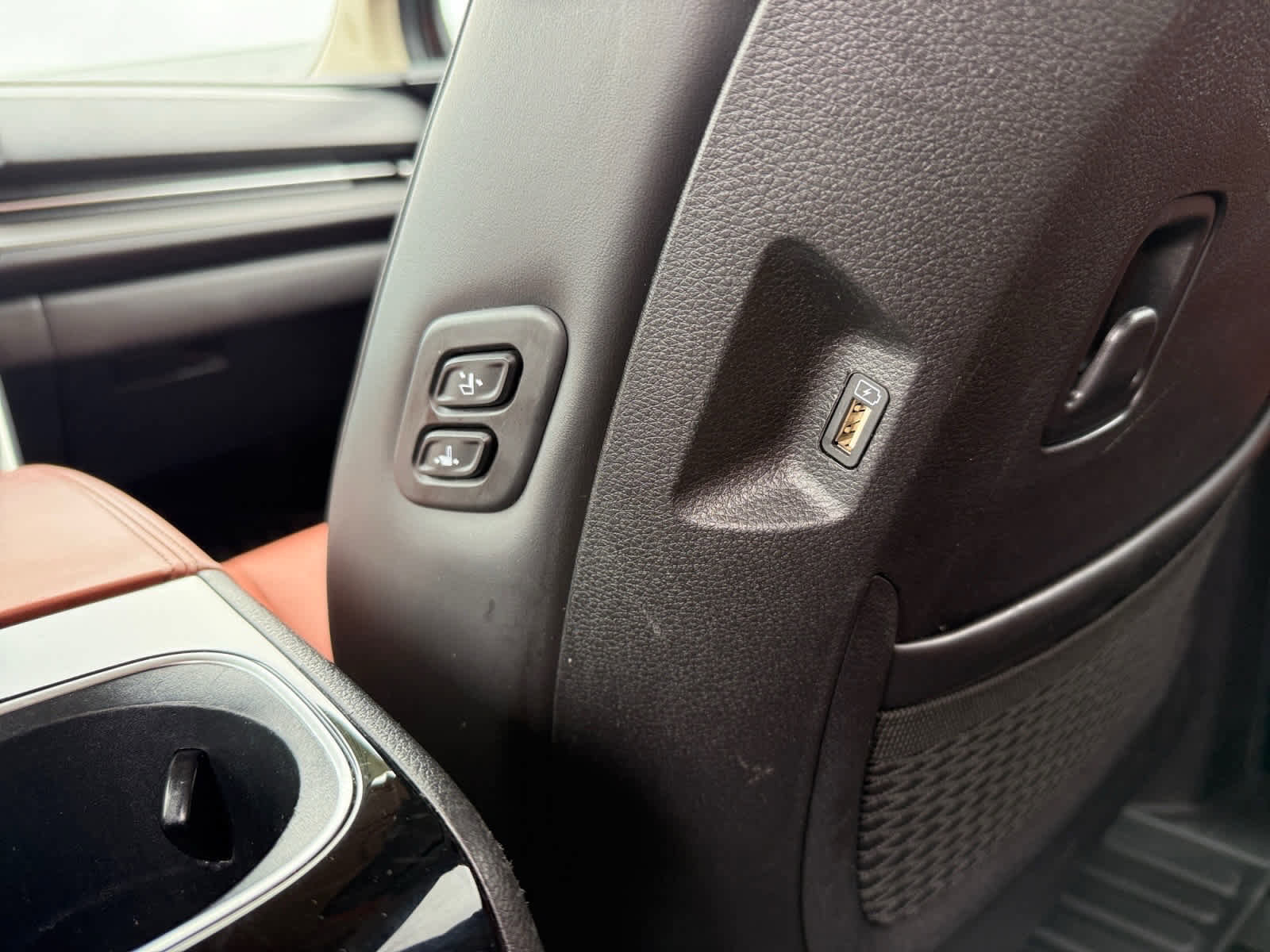 Used 2023 Kia Carnival SX FWD image 16