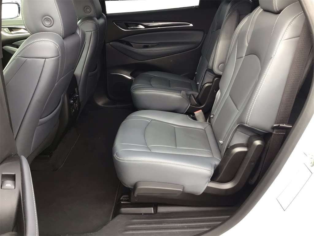 Used 2024 Buick Enclave Premium image 10