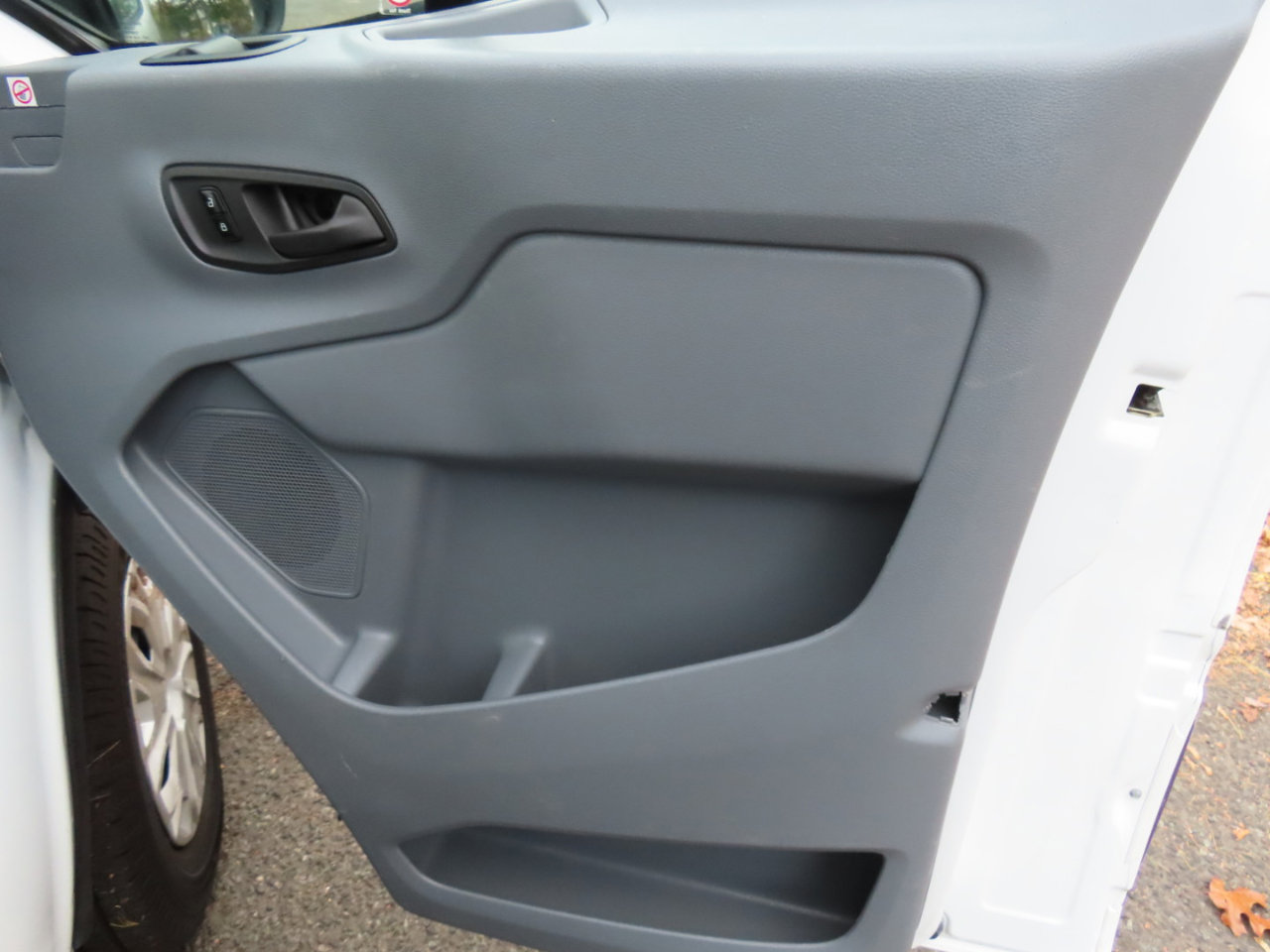 Used 2019 Ford Transit 250 130 Low Roof w/ Exterior Upgrade Package image 23