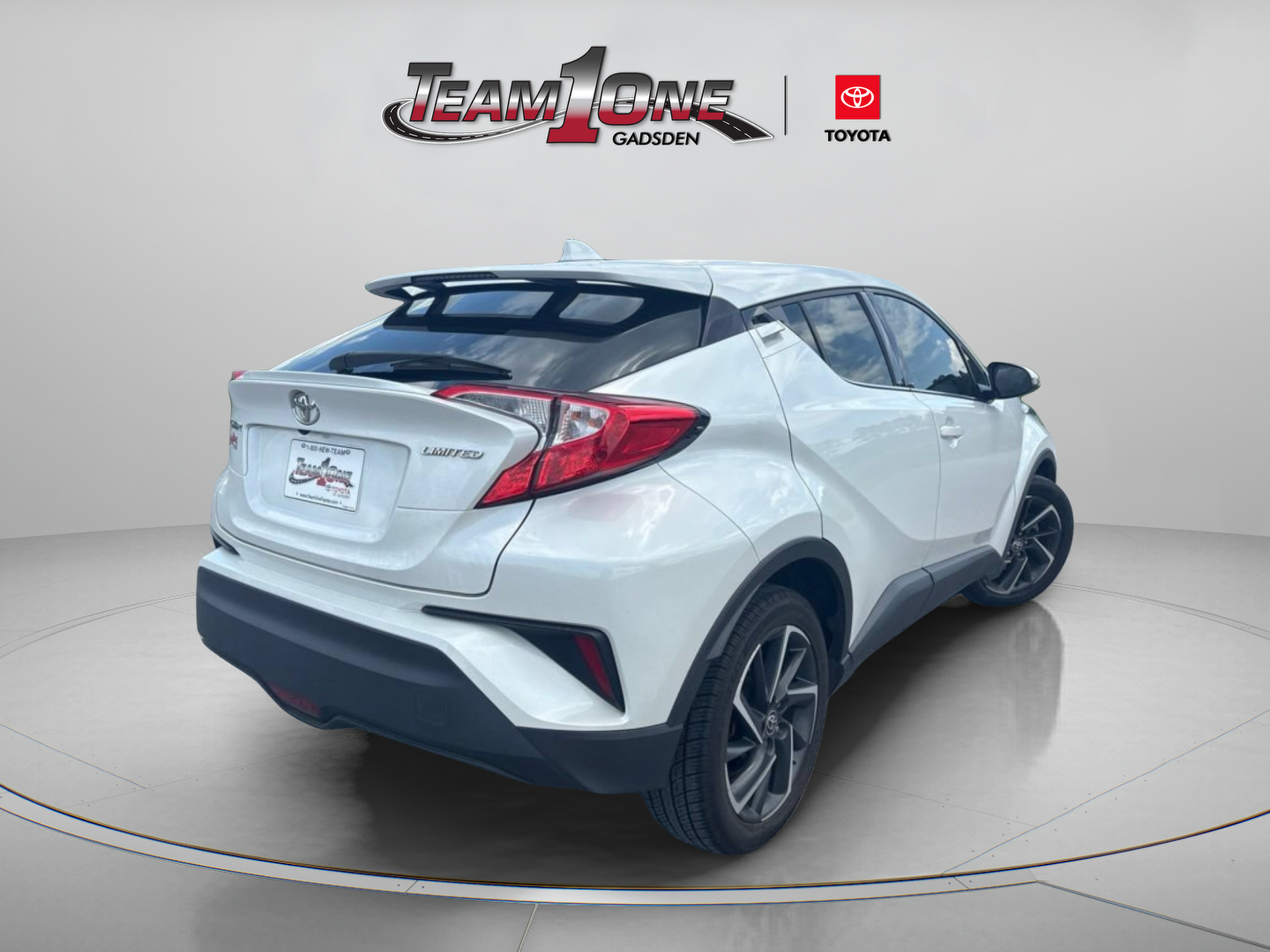 Used 2022 Toyota C-HR Limited FWD image 7