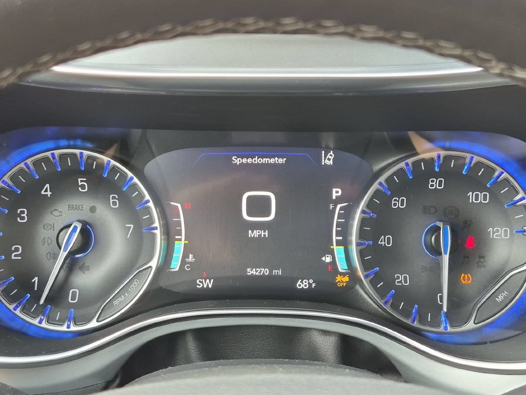 Used 2025 Chrysler Pacifica Limited FWD image 15