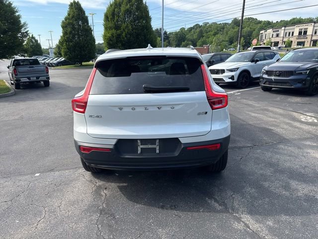 Used 2023 Volvo XC40 B5 Plus w/ Protection Package Premier AWD/4WD image 5
