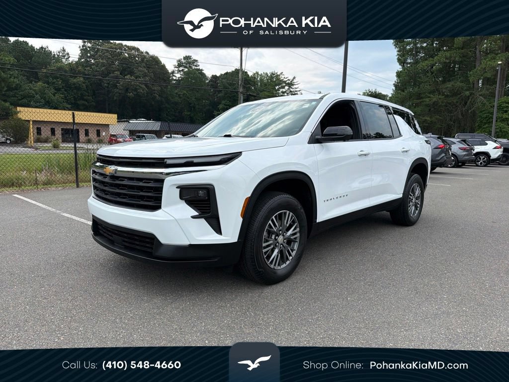 Used 2024 Chevrolet Traverse LS AWD/4WD image 1