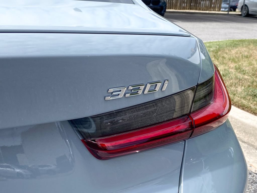 New 2026 BMW 330i xDrive Sedan w/ M Sport Package AWD/4WD image 7