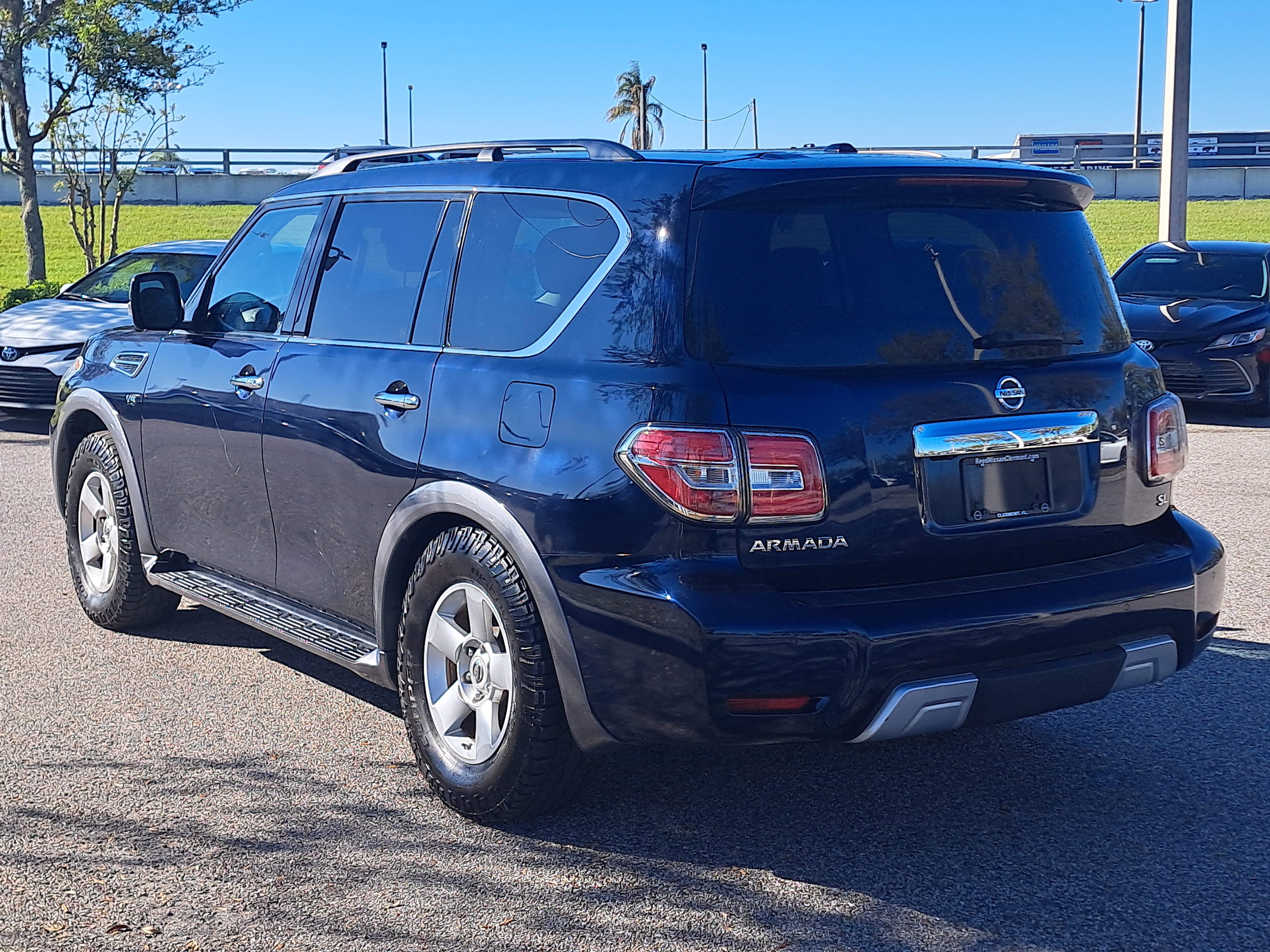 Used 2018 Nissan Armada SL w/ Moonroof Package RWD image 7