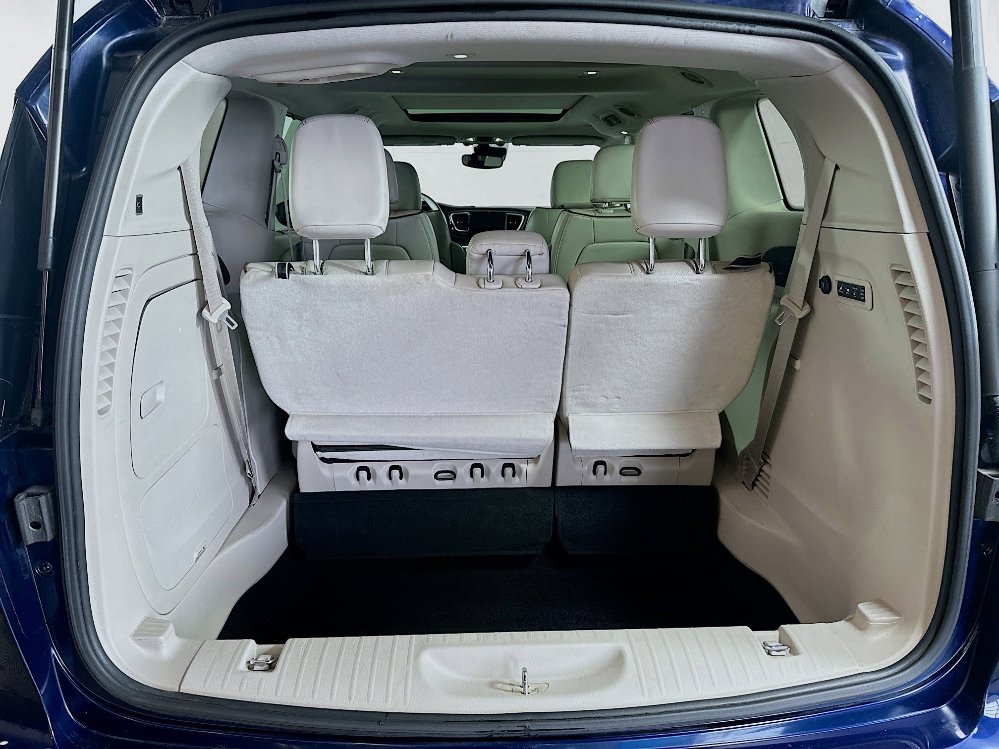 Used 2017 Chrysler Pacifica Limited w/ Advanced Safetytec Group image 26