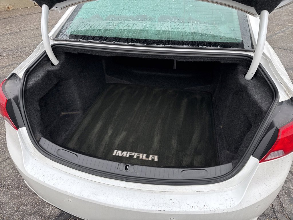 Used 2017 Chevrolet Impala Premier w/ Enhanced Convenience Package image 9