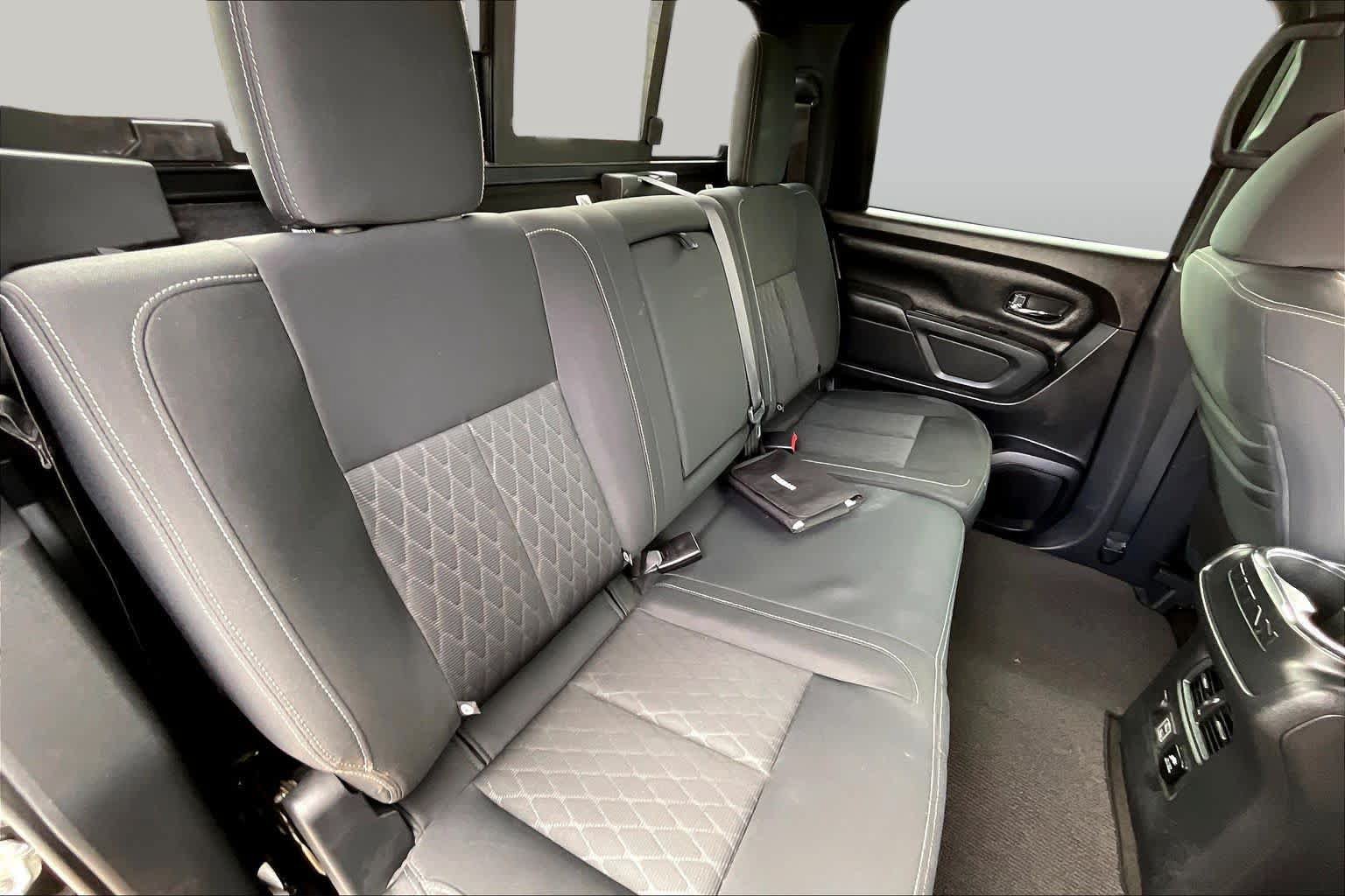 Used 2019 Nissan Titan SV w/ SV Convenience Package RWD image 18
