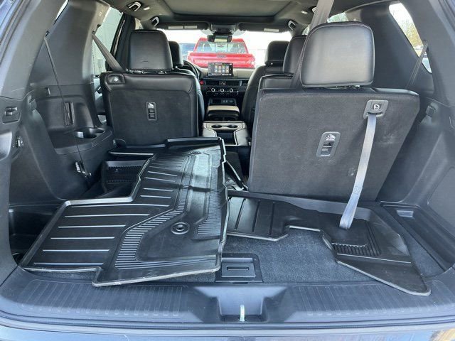 Used 2025 Honda Pilot Black Edition image 19