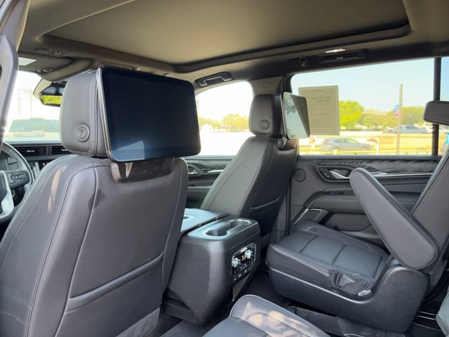 Used 2023 GMC Yukon XL Denali w/ Denali Reserve Package AWD/4WD image 25