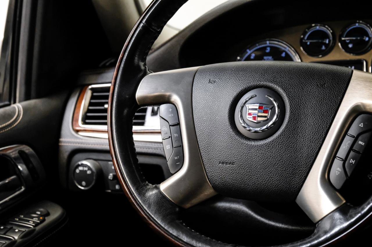 Used 2013 Cadillac Escalade Platinum RWD image 22