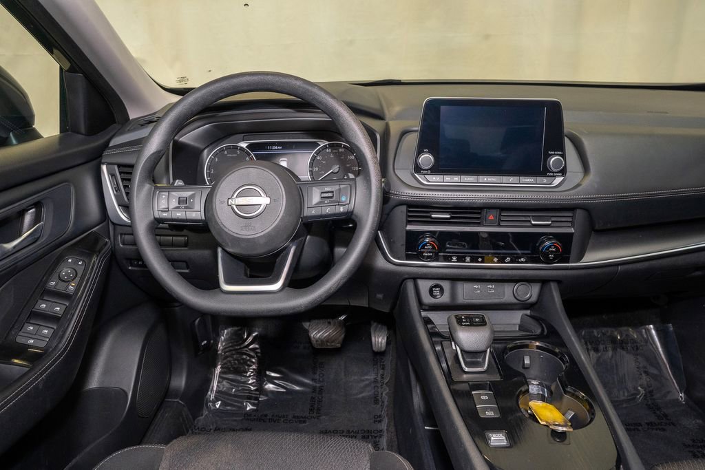 Used 2024 Nissan Rogue SV image 7