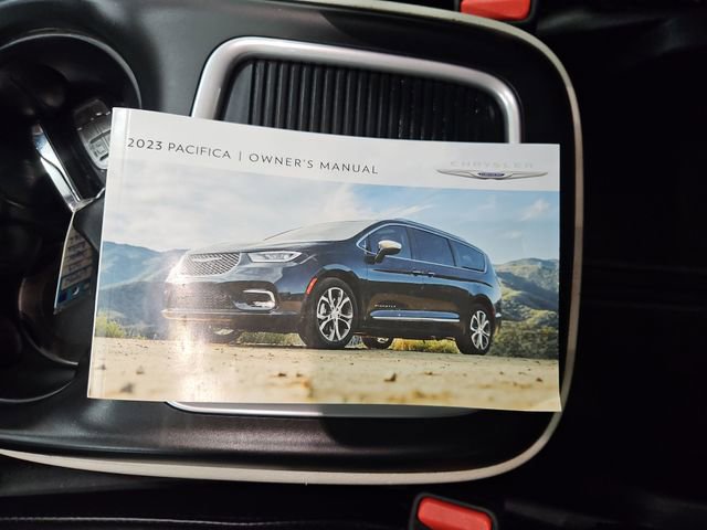 Used 2023 Chrysler Pacifica Touring-L FWD image 58