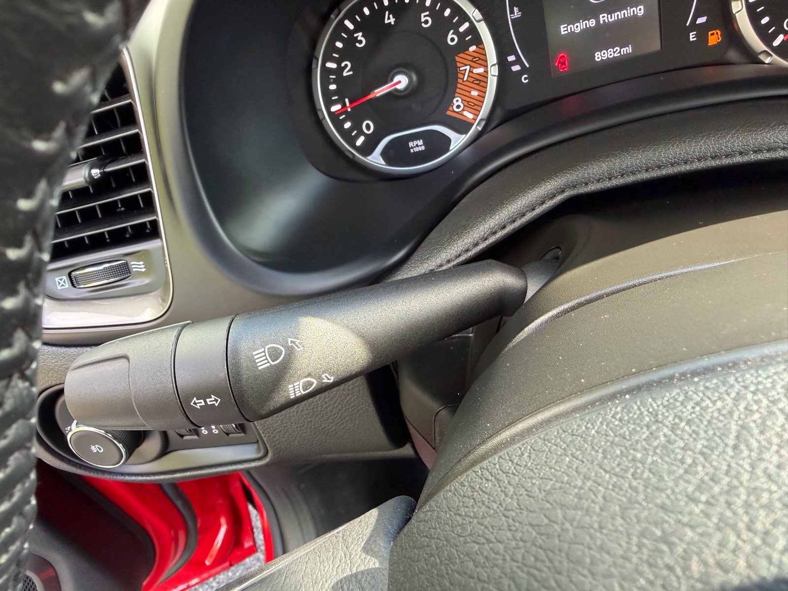 Used 2023 Jeep Renegade Latitude w/ Sun/Sound Group AWD/4WD image 31