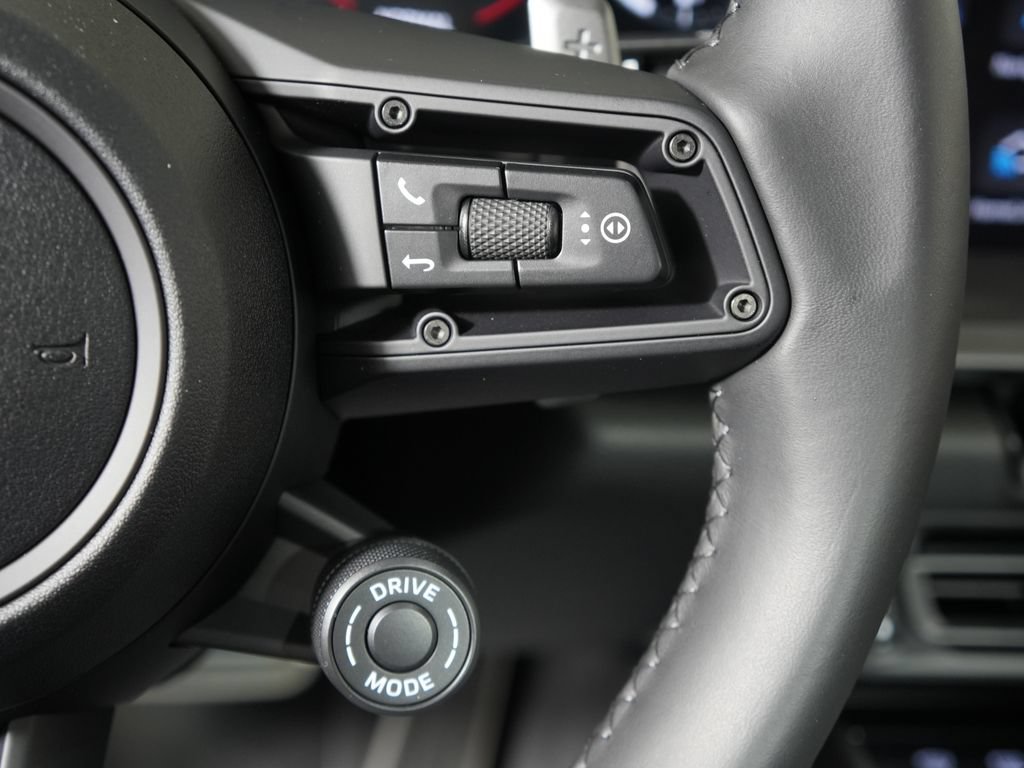 Certified 2024 Porsche 911 Carrera 4 AWD/4WD image 29